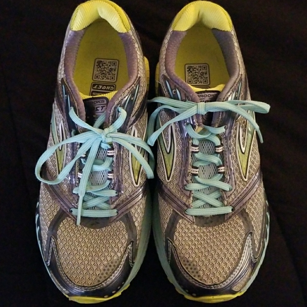 Brooks Ghost tennis shoes size 10